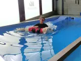 Un perro en rehabilitaci&oacute;n con hidroterapia en el AniCura Vetsia Hospital Veterinario.