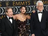 Selena Gomez junto a Martin Short y Steve Martin en los Emmy 2023