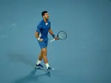 Djokovic estalla y se encara con un aficionado en el Open de Australia.