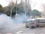 Contenedores ardiendo en Barcelona.