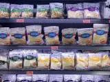 Sección de quesos en las estanterías de los supermercados de Mercadona