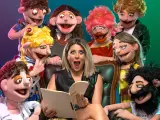 Varia Ros, rodeada de las marionetas de 'Sexo, Famosos y Muñecos de Trapo'.