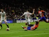 La acción entre Pablo Barrios y Lamela en el Atlético de Madrid-Sevilla.