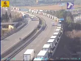 Camiones en la AP-7 a la altura de Figueres-Nord, en dirección Francia.