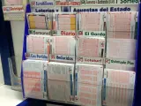 Boletos para apostar a las distintas loterías, en una imagen de archivo. (Foto de ARCHIVO) 17/11/2017