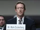 El director ejecutivo de Meta, Mark Zuckerberg durante la audiencia en el Senado.
