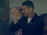 Cristiano Ronaldo, en la grada durante el partido Al-Nassr - Inter Miami