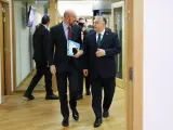 Charles Michel camina junto a Viktor Orbán antes de la cumbre.