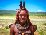 Una mujer himba en el territorio de Kaokolandia, Namibia.
