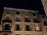 Fachada del edificio madrileño que inspira el de la serie 'Aquí no hay quien viva'.