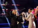 Con la canción 'Zorra', Nebulossa se ha hecho con el micrófono de bronce del Benidorm Fest 2024, que ha recogido de la mano de la anterior ganadora, Blanca Paloma.