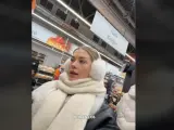 La joven visitó un supermercado bielorruso.
