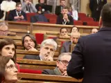 El presidente Aragonès respondiendo las preguntas parlamentarias de Albert Batet.