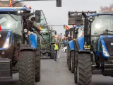Decenas de tractores en una calle de Albacete este martes durante la huelga de agricultores.