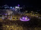 Miles de mujeres en la plaza de Cibeles durante una manifestación convocada por la Comisión 8M por el 8M en 2023.