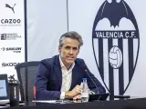El director deportivo del Valencia, Miguel Ángel Corona. Atiende a los medios de comunicación.