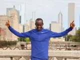 Kiptum después de conseguir el récord mundial de maratón en Chicago.