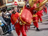 El barrio madrileño de Usera ha acogido este domingo la llegada del Año Nuevo chino con su ya tradicional desfile