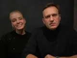 Dasha Navalnaya y su padre, Alexéi Navalni, en una imagen compartida en 2019.