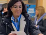Elena Candia ejerciendo su derecho al voto durante las elecciones gallegas.