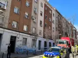 El edificio desalojado en la calle Canigó, número 5.