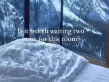 Captura del vídeo que muestra la impresionante habitación del hotel Dolomitenhütte.