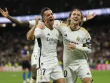 Modric y Lucas Vázquez celebran el gol de la victoria.