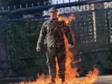 Un soldado se quema a lo bonzo en EE UU