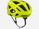 Imagen del casco de Van Rysel puesto a la venta por Decathlon.