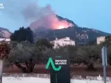 Un incendio forestal en Toga (Castellón) obliga a confinar a su población a causa del humo