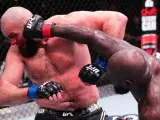 Rozenstruik golpea a Gaziev en UFC Vegas 87