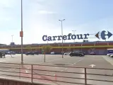 Imagen de la fachada de un hipermercado de Carrefour.