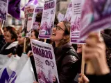 Decenas de estudiantes durante una manifestación convocada por el Sindicato de Estudiantes por el Día Internacional de la Mujer.