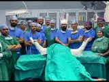 Primer trasplante de brazos en India.