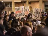 Cerca de medio millar de personas se han concentrado este domingo en Albelda de Iregua (La Rioja) como rechazo por la agresión sexual que el pasado viernes sufrió una joven.