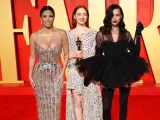 Eva Longoria, Emma Stone e Irina Shayk en la fiesta posterior a los Oscar 2024 de Vanity Fair.