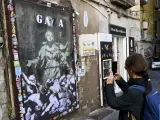 La obra de 'Virgen con pistola' de Banksy, en Nápoles.