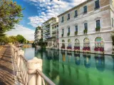 Un canal de la ciudad de Treviso, en la provincia italiana de Véneto.