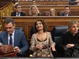 Pedro Sánchez, María Jesús Montero y Yolanda Díaz en el Congreso de los Diputados.