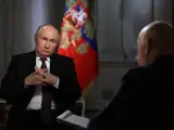 El presidente de Rusia, Vladímir Putin, durante una entrevista con el presentador de televisión, Dmitry Kiselev.