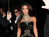 Kim Kardashian con vestido red