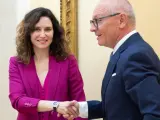 Isabel Díaz Ayuso, recibe al embajador de la República Checa en España, Libor Secka, en la Real Casa de Correos de Madrid