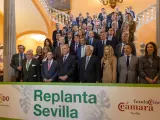 Foto de familia del programa Replanta Sevilla