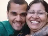 La madre de Alves, desatada en redes: "La victoria ha llegado para honra y gloria del Señor"