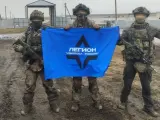Miembros de Legión de la Libertad de Rusia este jueves en el sentamiento Gorkovsky, en la región de Bélgorod.