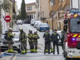 Un hombre se atrinchera en su casa de Granada y desata el pánico: "Tiene cuatro bombonas de butano"
