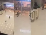 Los tiradores entrando al centro comercial.
