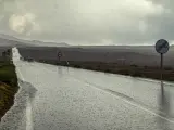 Carretera inundada por la DANA en Lanzarote.