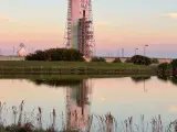Cohete Delta IV Heavy instalado en el complejo de lanzamiento espacial en la Estación de la Fuerza Espacial de Cabo Cañaveral, Florida.
