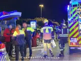 Aparatoso accidente entre dos turismos en Ronda de Tamarguillo, Sevilla.